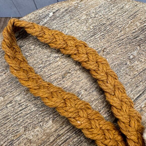 Macrame Daisy Flower Keychain Purse Charm FAST SHIP NEW - Picture 3 of 4